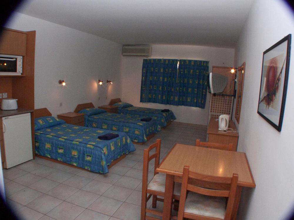 Empire Studio Apartments Saint Julian's Екстериор снимка